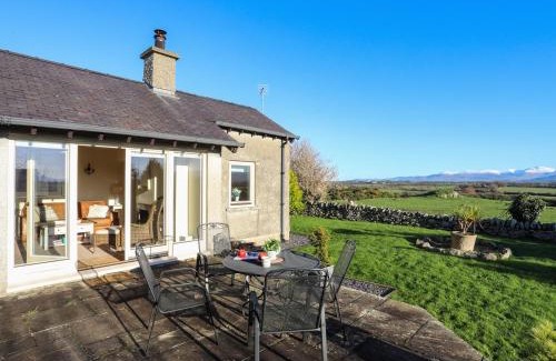 Llangaffo House | Cosy Barn