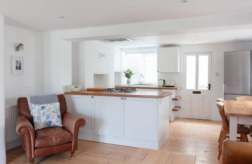 Challaborough House | Cosy Beachside Cottage 100m from Challaborough Beach