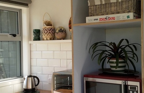 Featherston Cabin | Cosy cabin semi-rural