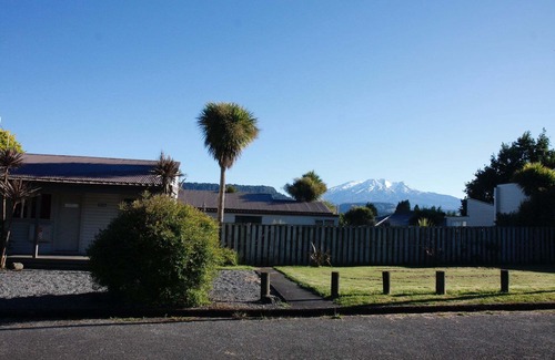Ohakune Cabin | Cosy Cabins , Mountain Views and pet Friendly