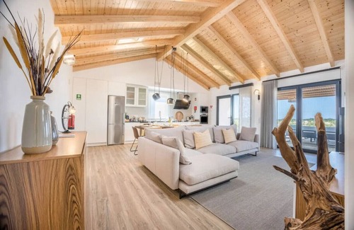 Rogil House | Cosy & Calm Rosemary Retreat in Rogil