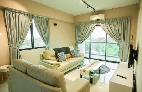 Taman Istana Apartment | Cosy City-View Suite in Town