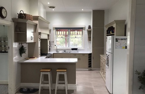 Port Albert House | Cosy coastal cottage with all the comforts of home