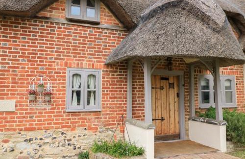 Salisbury House | Cosy Cot