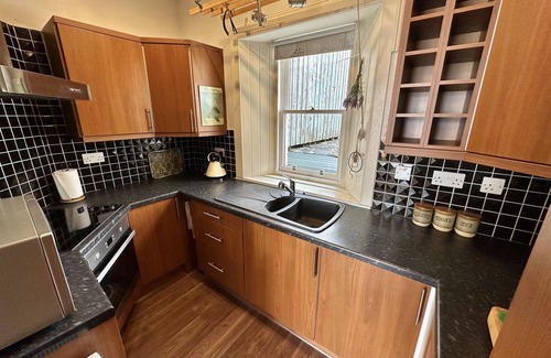 Inveraray Cottage | Cosy Cottage Stunning Loch Fyne Views &Wood Burner