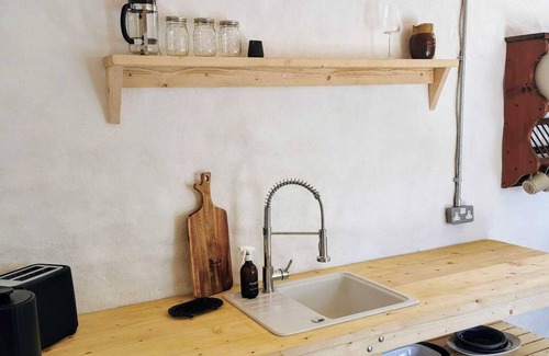 Newry Cottage | Cosy Couples Retreat at The Coop with Hot-Tub