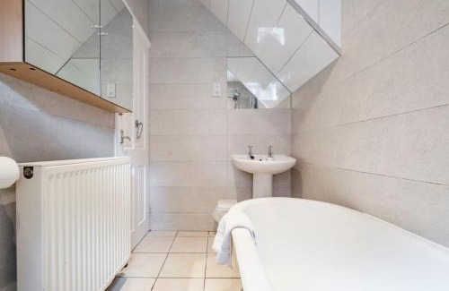 Jesmond Apartment | Cosy Flat,Great Location&Parking