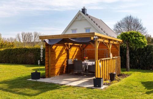 Martensdorf Apartment | Cosy flat in Niepars with garden