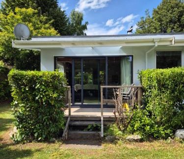 Manapouri House | Cosy Getaway 5mins to Doubtful Sound Cruise