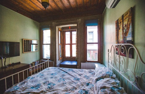 Balat House | Cosy Greek House in Balat