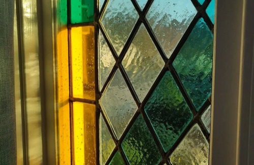 Reefton House | Cosy Historical Chuch in Quaint Mountain Village.n