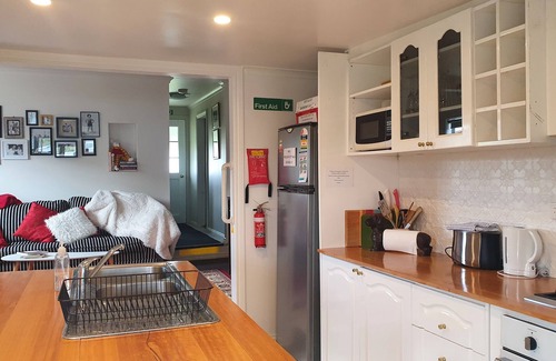 Deloraine Cottage | Cosy Original Miners Cottage - Magnificent views of the Great Western Tiers