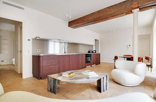Les Halles Apartment | COSY PARISIAN HAVEN: 2-BEDROOM APARTMENT NEAR LOUVRE AND CHÂTELET LES HALLES