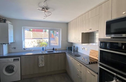 Llanystumdwy Cottage | Cosy retreat: The Fishermans Cottage in Beautiful Snowdonia, pet friendly