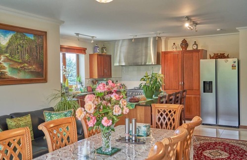 Hapuku Villa | Cosy retreat with spectacular mountain views, central to Kaikoura's attractions