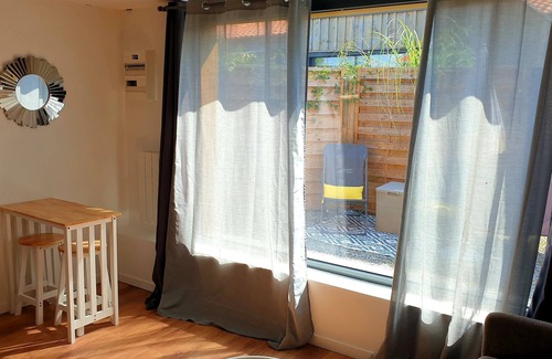 Merignac Apartment | Cosy studio just outside Bordeaux