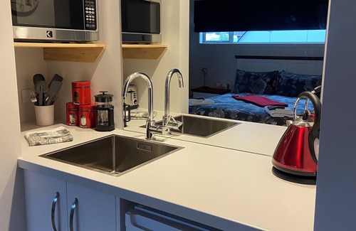 Greytown Apartment | Cosy Studio on Prendiville Lane