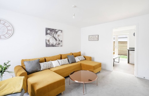 Severn Beach House | Cosy Three Bedroom House Bristol