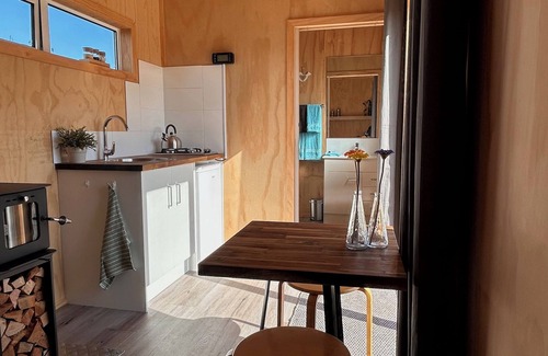 Clareville Cabin | Cosy tiny container cabin. Fully Off-grid experience