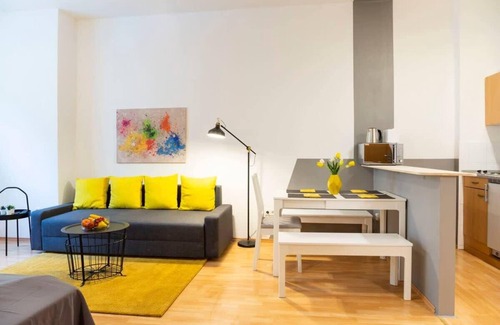Neukoelln Apartment | Cosy Two Bedroom apartment next to Hermannstraße