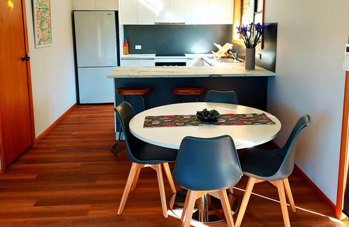 Devonport Villa | Cosy Two Bedroom Cottage