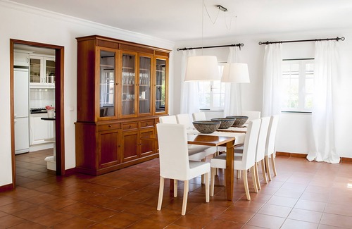 Vila Nova de Santo Andre Cottage | Cottage 'Casa Dos Pinheiros' with Private Pool, Wi-Fi and Air Conditioning