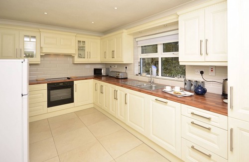 Tully Cottage | Cottage 339 - Renvyle - sleeps 9 guests in 4 bedrooms