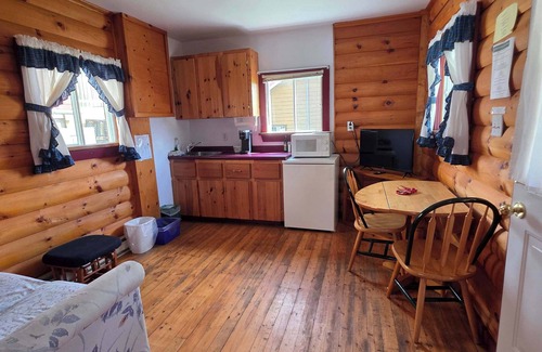 Hunts Point Cabin | Cottage # 5 Hunts Point Beach Cottages - 1 bedroom