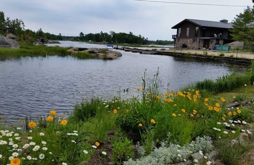 Carling Cabin | Cottage #9 - 2 Bedroom - Katawoda Cottages