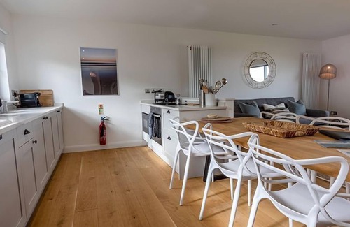 Pistyll Apartment | Cottage and parking