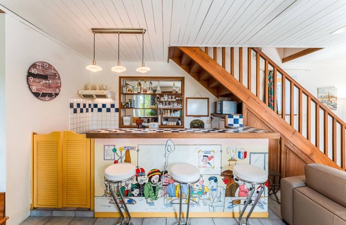 Pont-Saint-Esprit Cottage | Cottage 'Atelier De Fernand - Mas Des Iles' with Private Terrace, Shared Garden and Wi-Fi