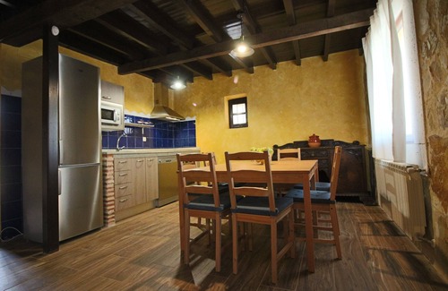 Villosilla de la Vega House | Cottage for large groups with a large patio and barbecue