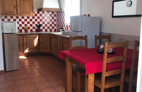 Saint-Christol-Les-Ales House | Cottage 'Gite Le Pin Parasol' with Wi-Fi and Air Conditioning