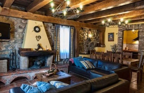 Robledo de la Guzpena Cottage | Cottage (full rental) La Venta del Alma for 8 people