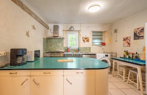 Saint-Romain-de-Benet Cottage | Cottage 'Gîte Le Cottage' with Shared Pool, Private Terrace and Wi-Fi