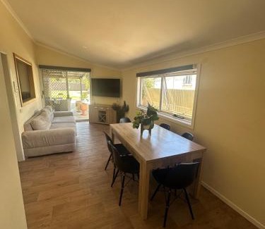 Barmera House | Cottage in Barmera