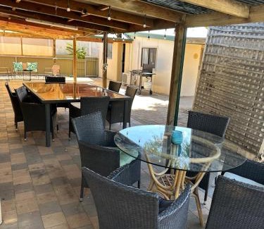 Barmera House | Cottage in Barmera