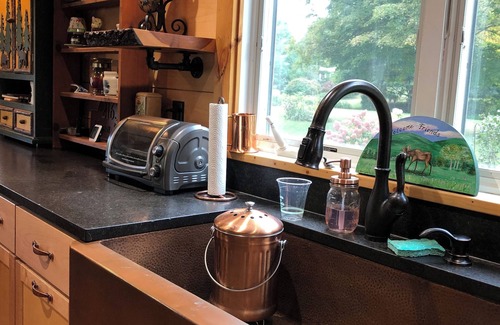 East Dorset Cottage | Cottage in East Dorset on Deming Pond, AC, WiFi Washer Dryer