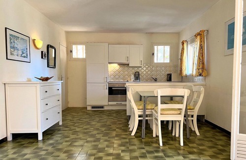 Le Lavandou House | Cottage in Provence near Saint Clair Beach