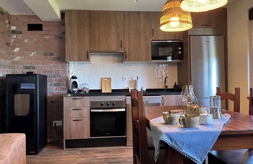 Bimenes Municipality Cottage | COTTAGE IN THE CENTER OF ASTURIAS WITH JACUZZI, FIREPLACE AND MOUNTAIN VIEWS