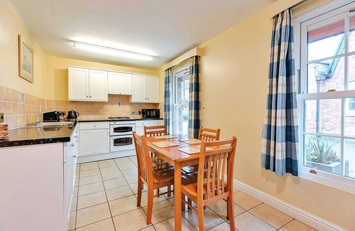 Eaton Mascott Cottage | Cottage in UK near Scenic Beaches & Trails