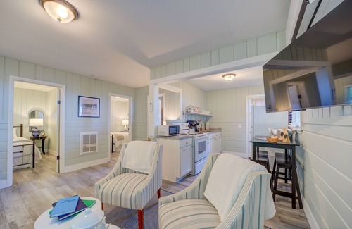 Muskegon Condo | Cottage Retreat Scenic Drive Resort 5