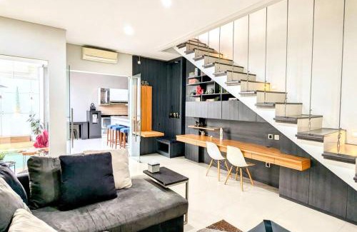 Sleman Villa | Cottonwood Villa Kuantan Jogja - Pool Netflix Gym