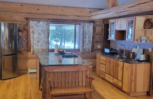 Kootenay Boundary Cabin | Cougar Mountain Get Away