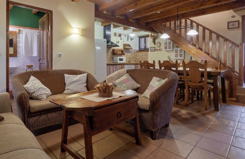 Villaveza del Agua House | Country House 'Casa Vega Del Esla' with Private Pool, Wi-Fi and Air Conditioning