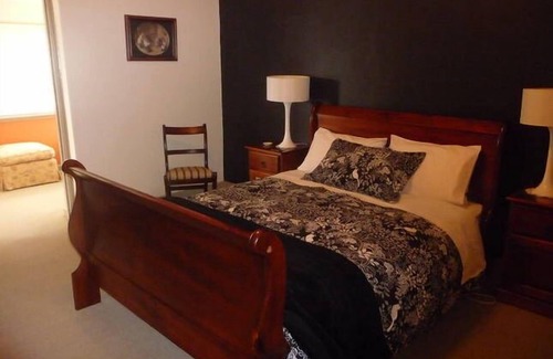 Andrews Bed & Breakfast | Country bakehouse Accommodation