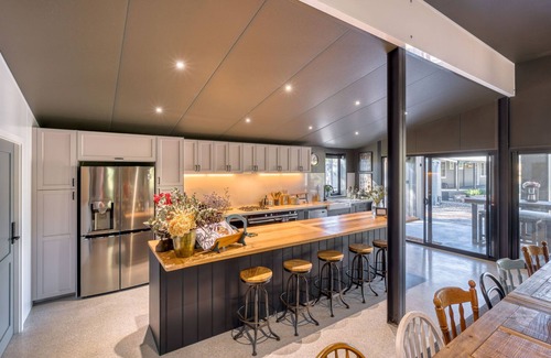 Canyonleigh House | Country Barn on 50-acre Estate