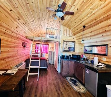 Chariton Hostel | Country Cabins Hotel
