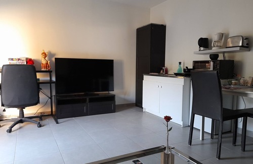 Neoules Cottage | 🌞 Country charm close to the Var beaches or watering holes. 😊