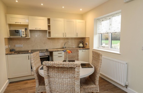 Llanfihangel Tal-y-llyn Cottage | Country Cottage